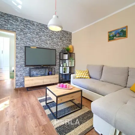別荘 Cozy Stone House Capree With Pool