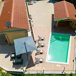 Cozy House Capree With Pool In A Quiet Location Near The Rabac Ripenda Kras