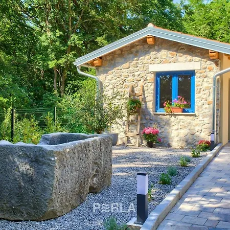 Cozy Stone House Capree With Pool